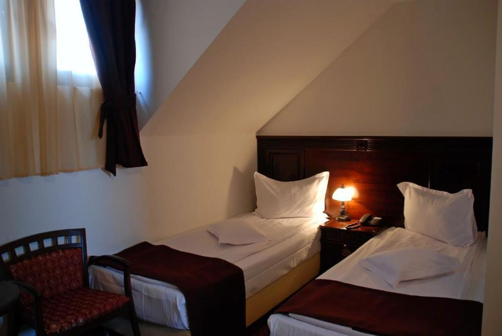 Hanul Domnesc Braşov Habitación foto
