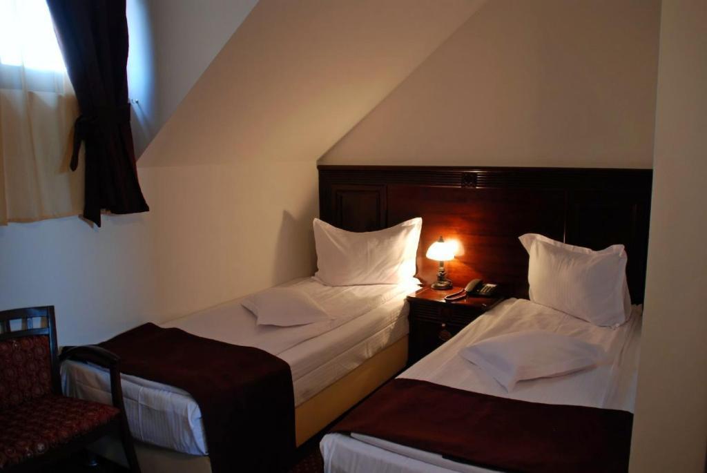 Hanul Domnesc Braşov Habitación foto