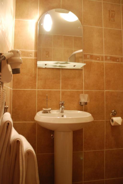 Hanul Domnesc Braşov Habitación foto