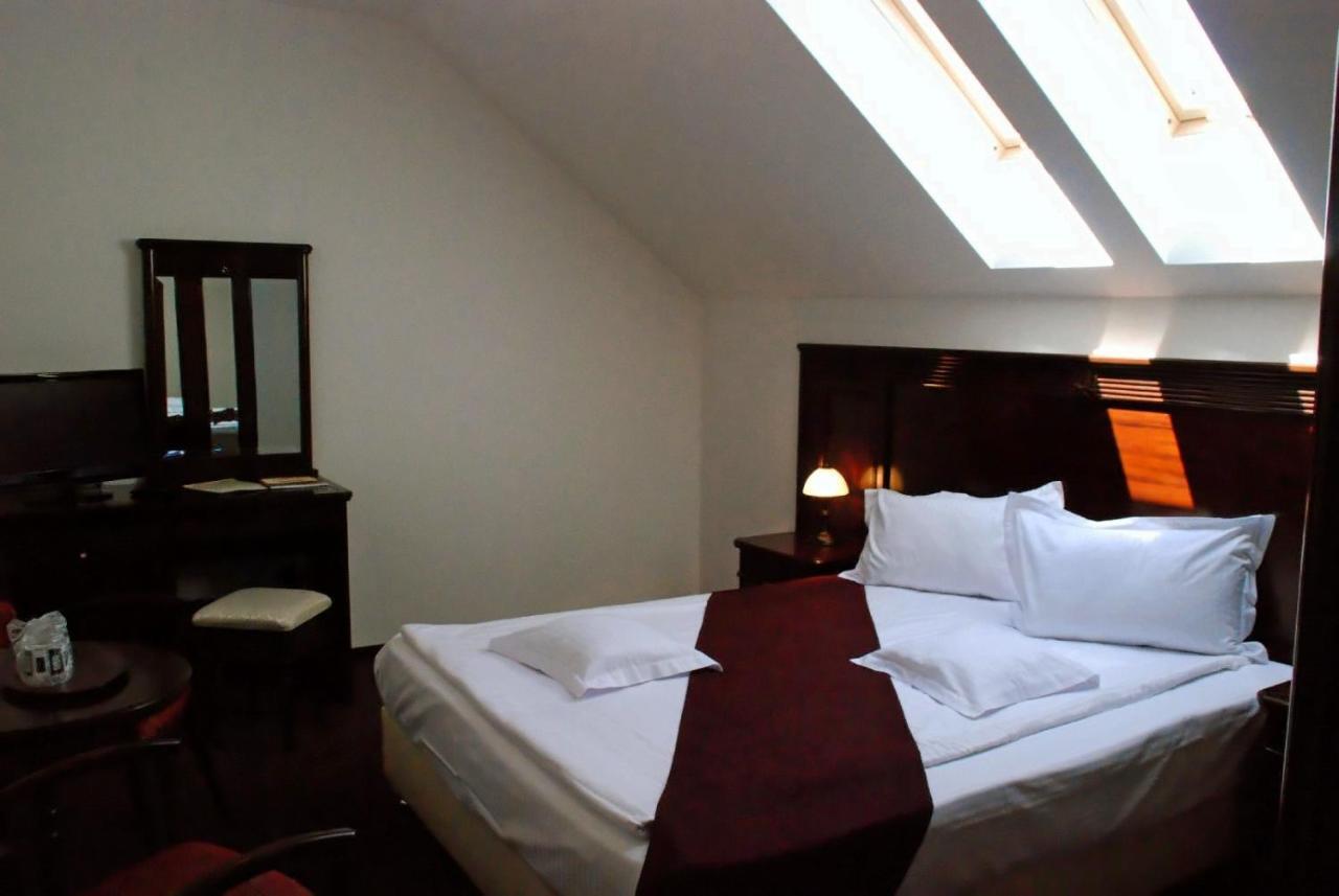 Hanul Domnesc Braşov Habitación foto